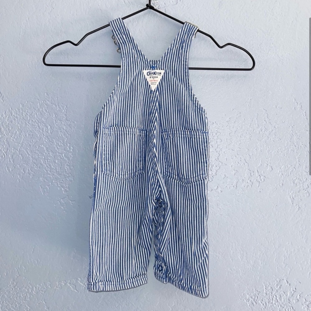 Oshkosh B'Gosh VINTAGE 90s VESTBAK STRIPPED
OVERALL 3/6 Months - Picture 2 of 9